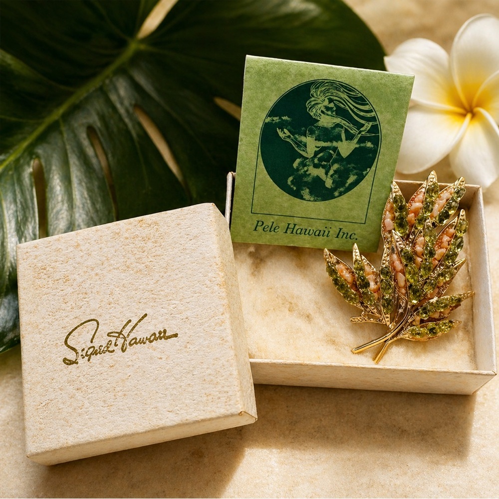Vintage Pele Hawaii Brooch w/ Original Box Coral & Olivine Hawaiian Souvenir